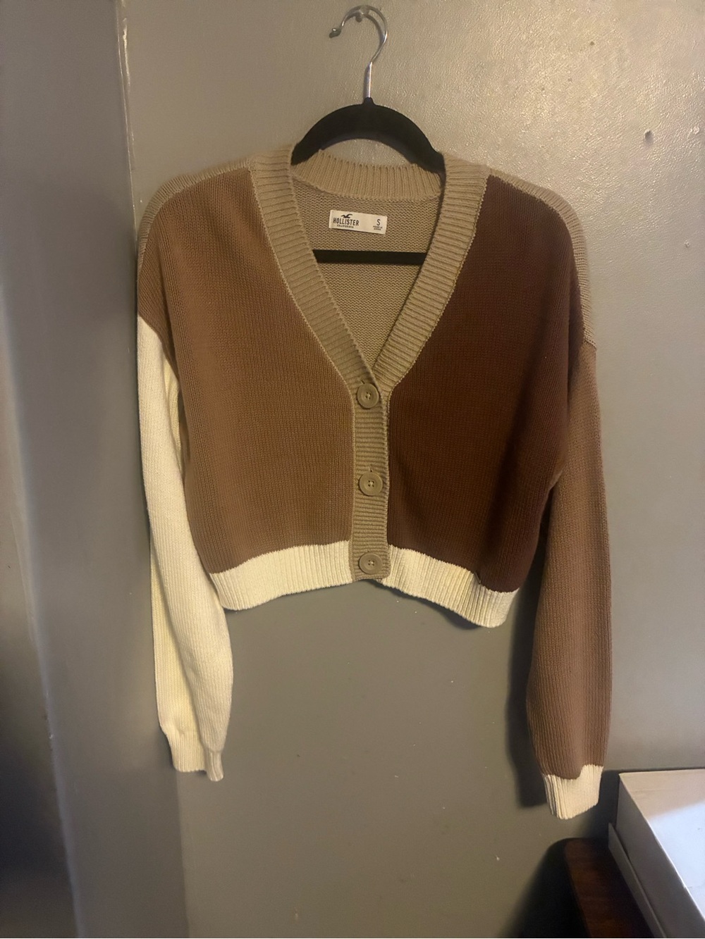 Hollister Brown and Cream Colorblock Cropped V-Neck Cardigan
